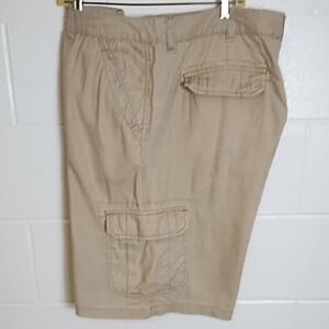 Tan Linen Cotton Cargo Shorts with Classic Design